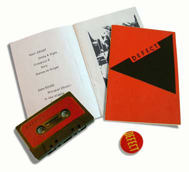 Arnold Schalks, 'Defect' tape, button en boekje, 1983
